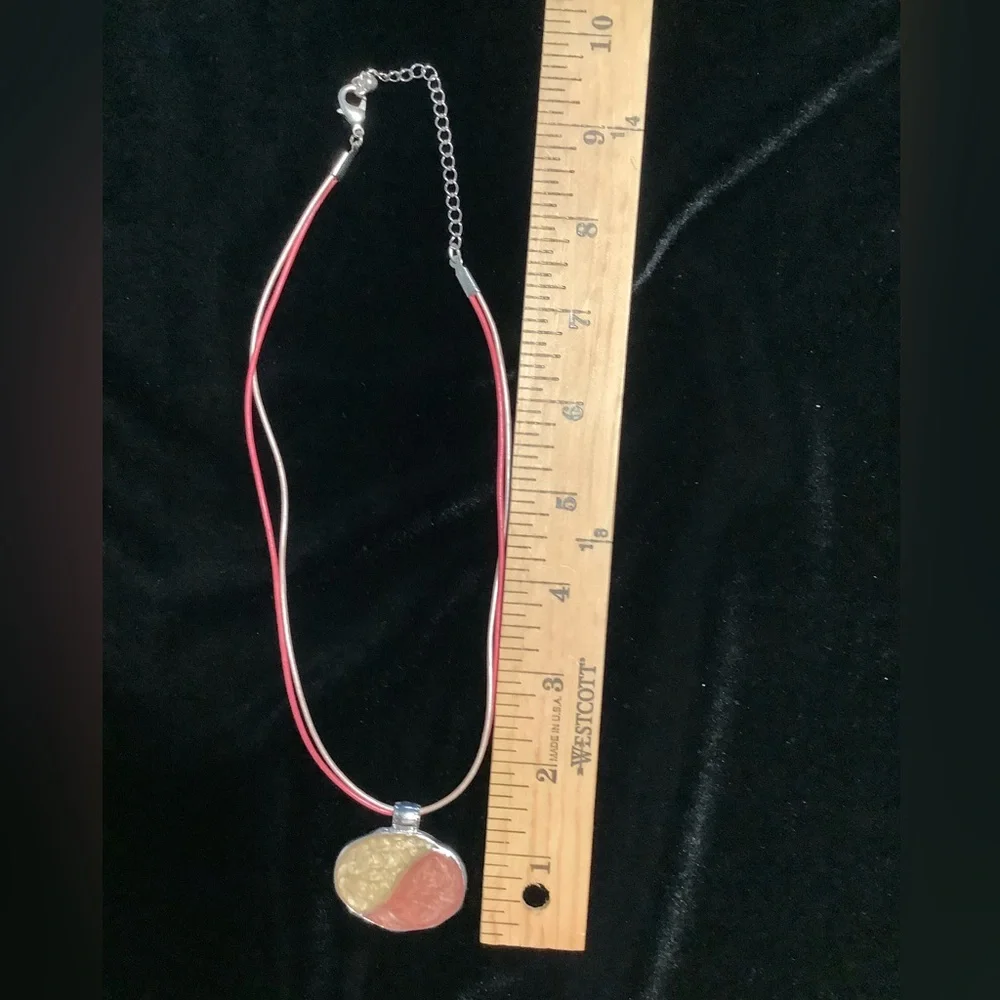 2 Vintage Multi-Color/Texture Necklaces- both Excel. Condition! - Picture 2 of 7